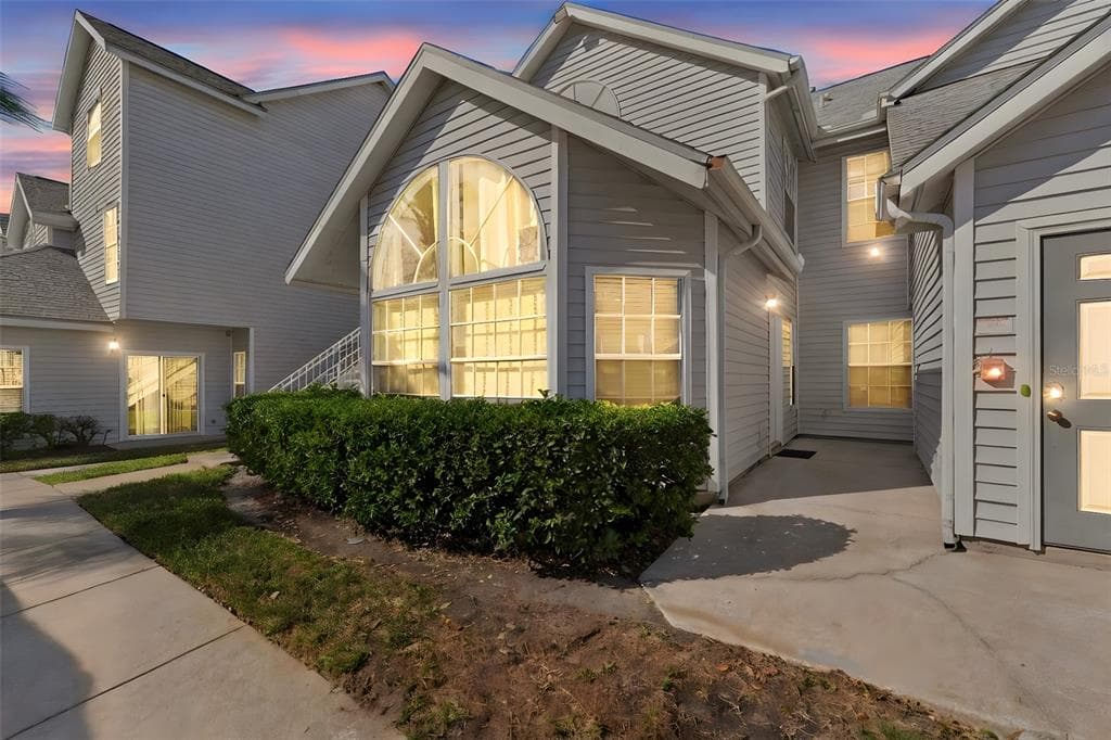 12245 ARMENIA GABLES CIRCLE UNIT 12245 TAMPA, FL 33612