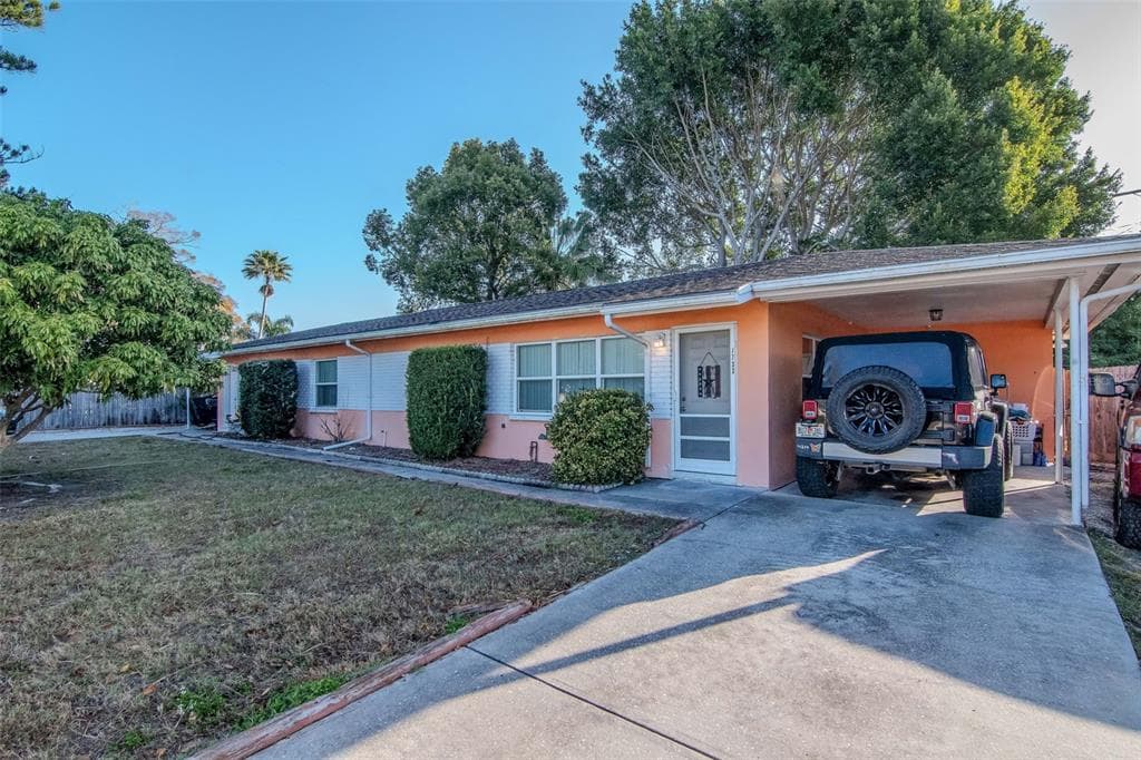 1731 GLADYS STREET LARGO, FL 33774