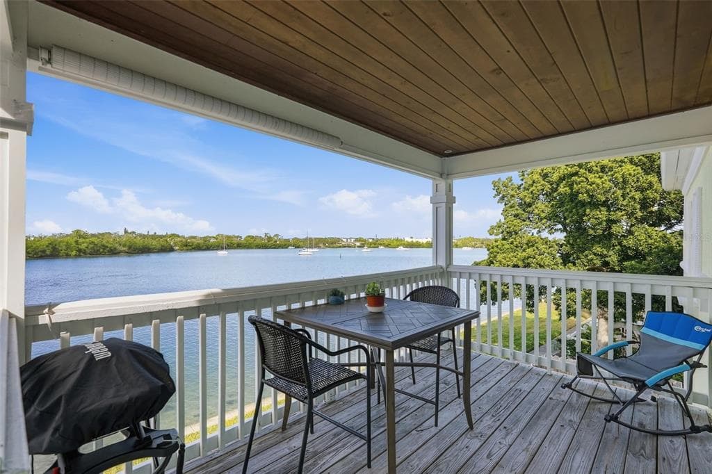 3783 POMPANO DRIVE SE UNIT D ST PETERSBURG, FL 33705