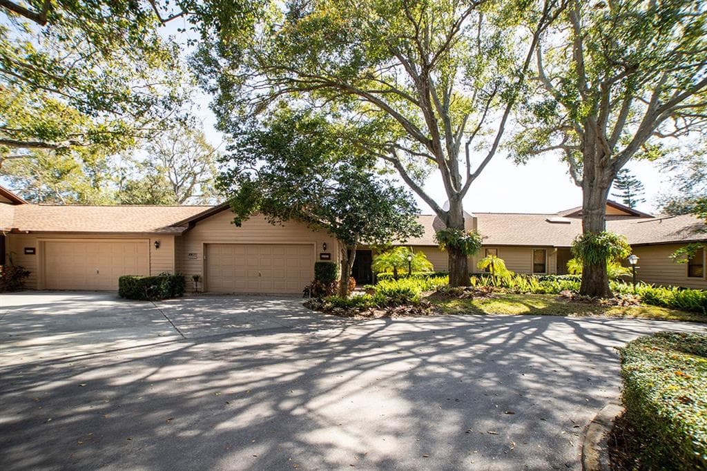 11696 PARKVIEW LANE SEMINOLE, FL 33772