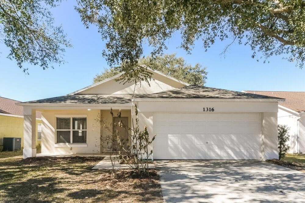 1316 WHITEWOOD WAY CLERMONT, FL 34714