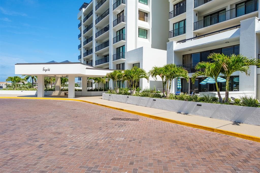 8 BELLEVIEW BOULEVARD UNIT 108 BELLEAIR, FL 33756