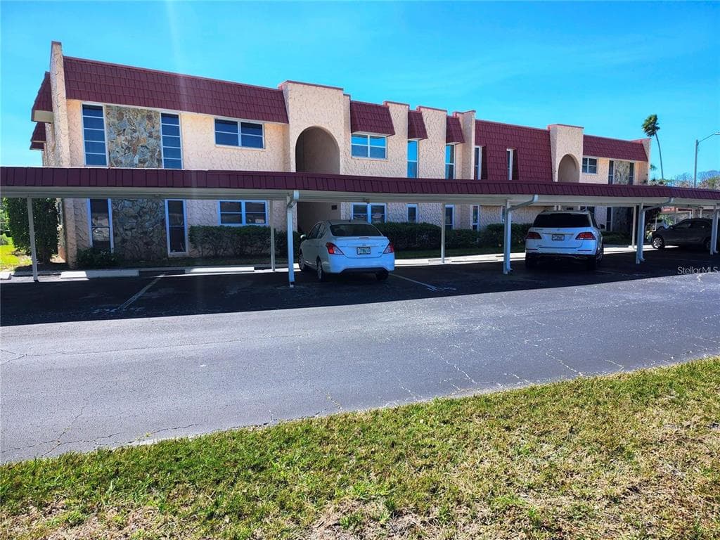 205 DOGWOOD CIRCLE UNIT 205 SEMINOLE, FL 33777