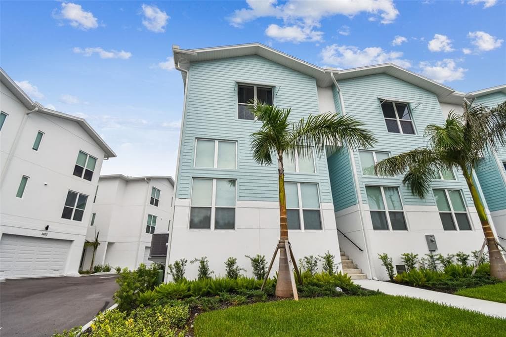 3840 POMPANO DRIVE SE ST PETERSBURG, FL 33705