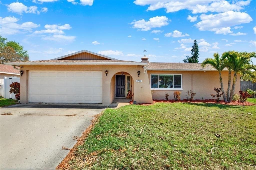 8781 LEONA STREET SEMINOLE, FL 33772
