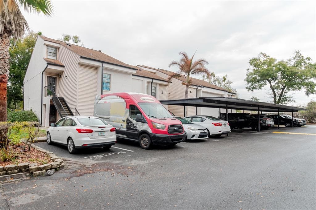 4835 PURITAN CIRCLE UNIT 121 TAMPA, FL 33617