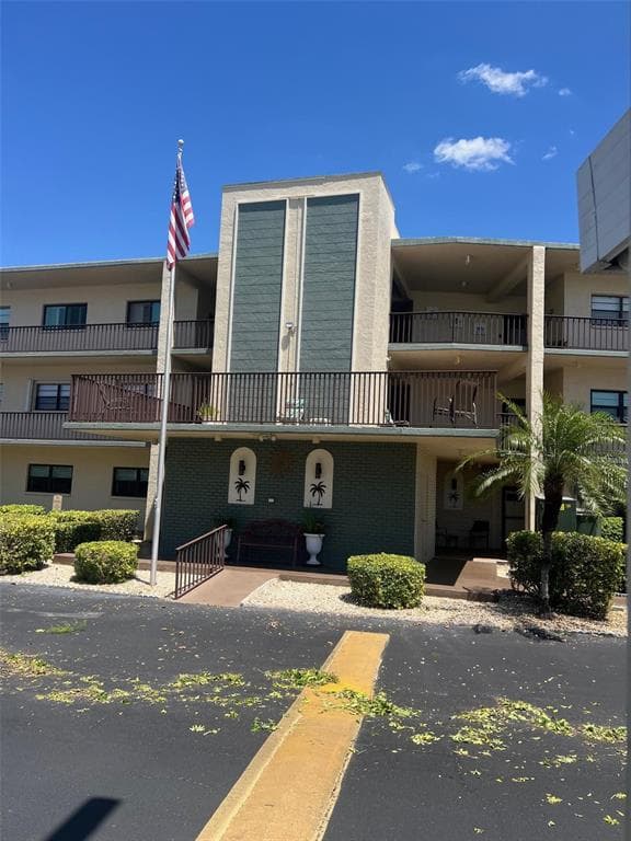 7951 58TH AVENUE N UNIT 207