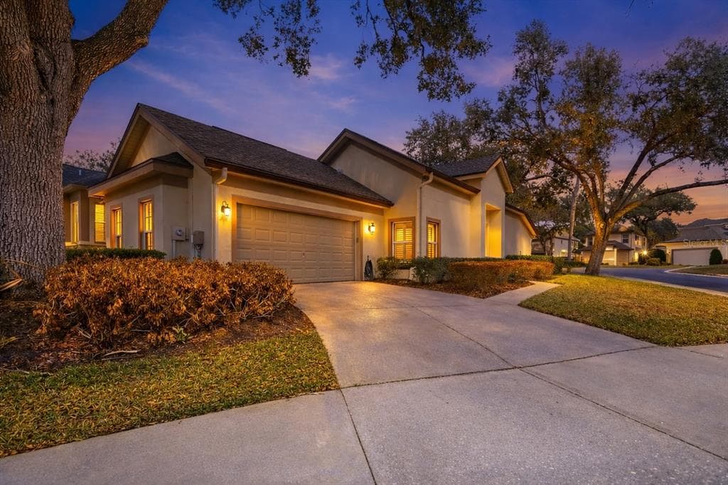 5205 FAIRWAY ONE DRIVE VALRICO, FL 33596