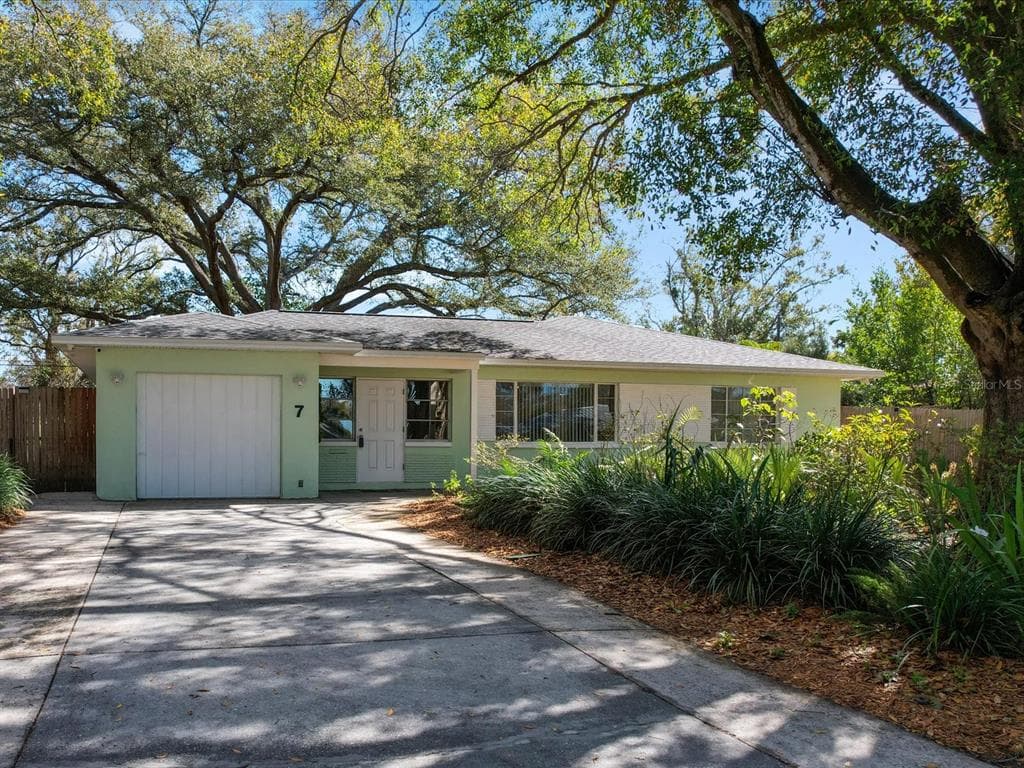 7 S COMET AVENUE CLEARWATER, FL 33765