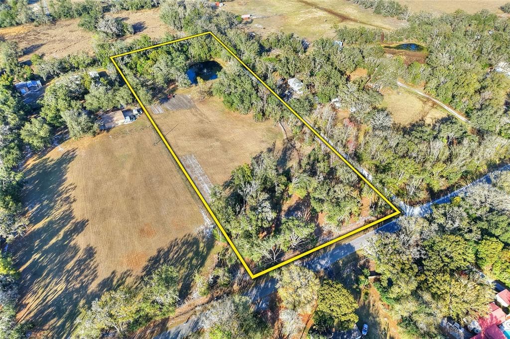 8602 BACK ROAD PLANT CITY, FL 33565