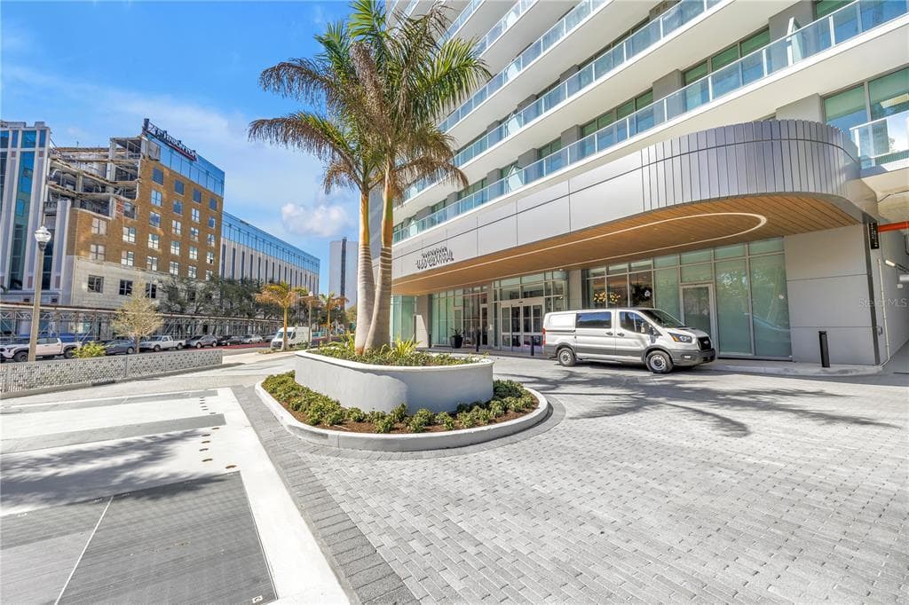 400 CENTRAL AVENUE UNIT 1001 ST PETERSBURG, FL 33701