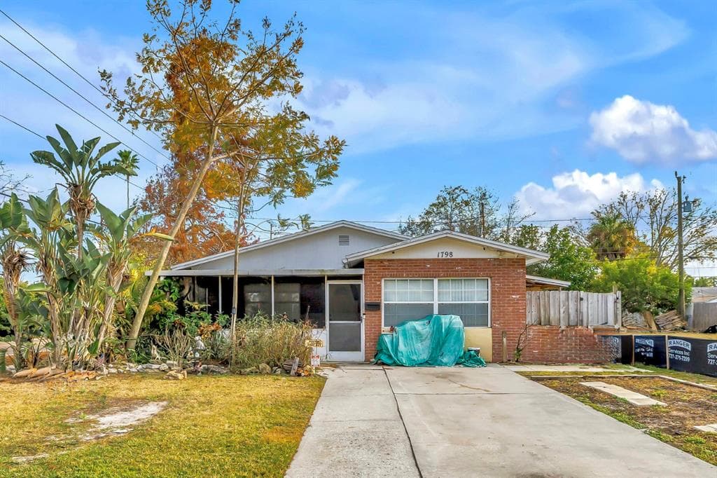 1798 NEW HAMPSHIRE AVENUE NE ST PETERSBURG, FL 33703