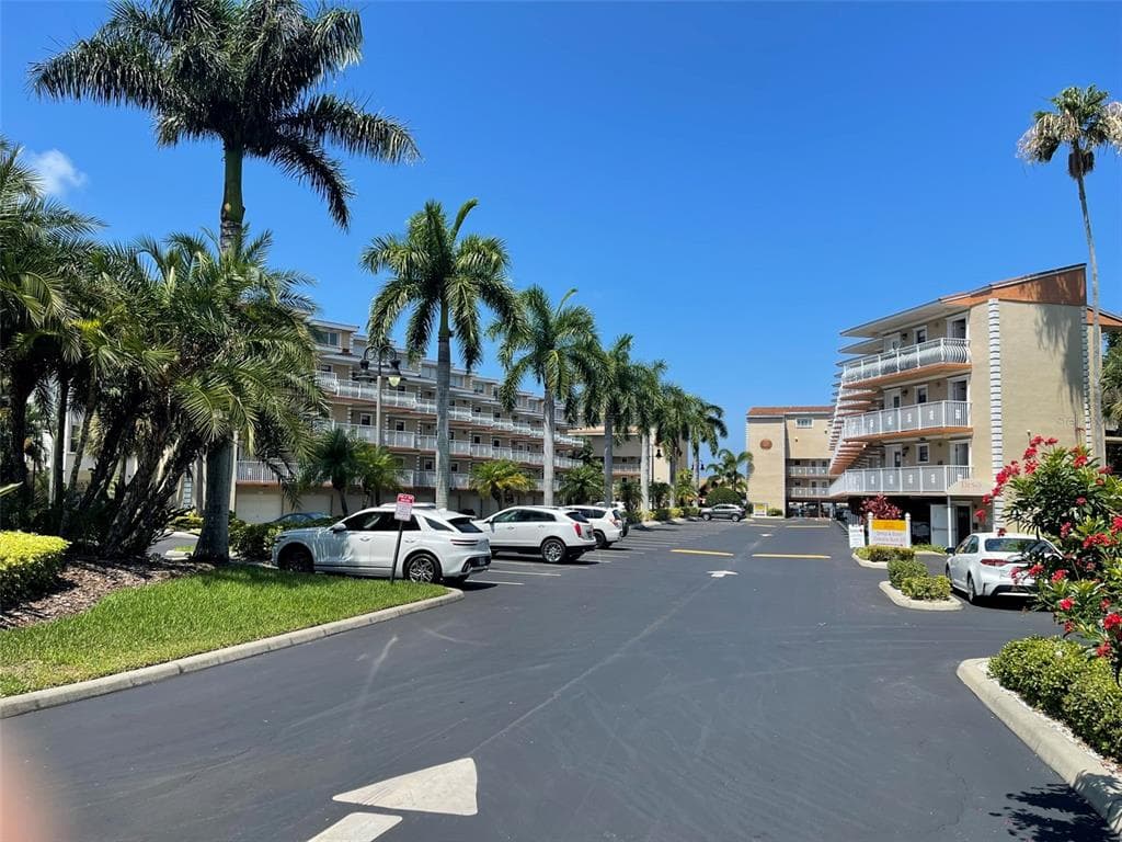 1420 BAYSHORE BOULEVARD UNIT 403 DUNEDIN, FL 34698