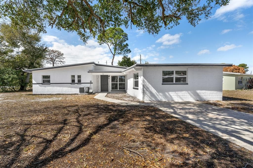 701 THOMAS AVENUE COCOA, FL 32922