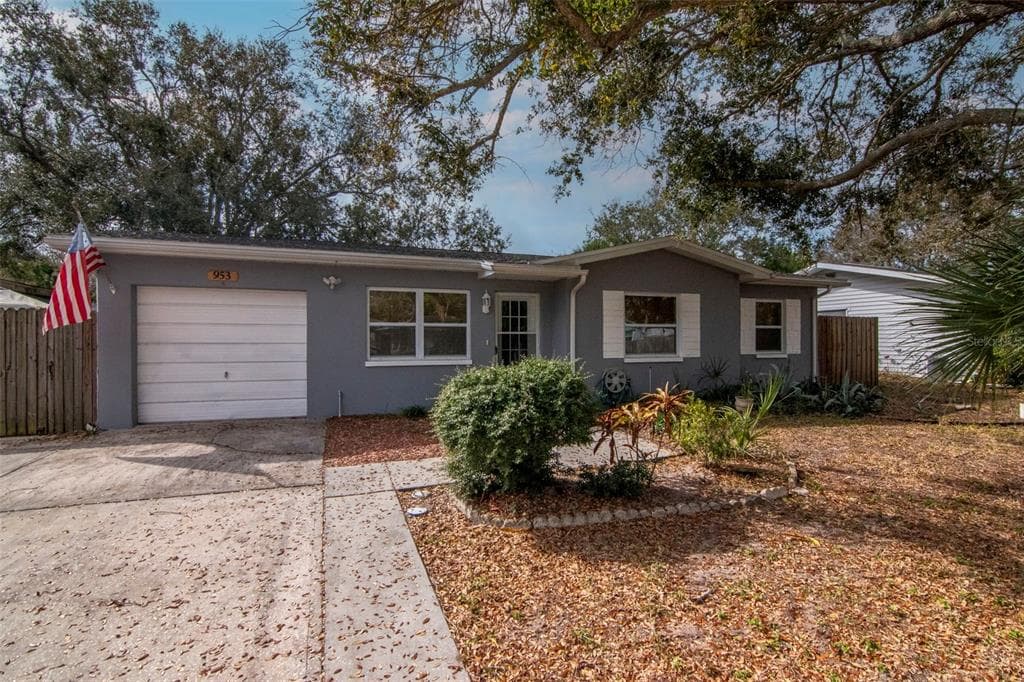 953 CEDARWOOD AVENUE DUNEDIN, FL 34698