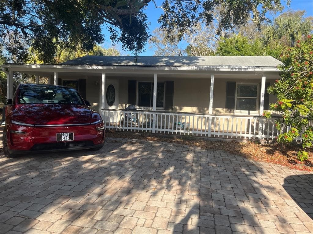 4002 S SHAMROCK ROAD TAMPA, FL 33611