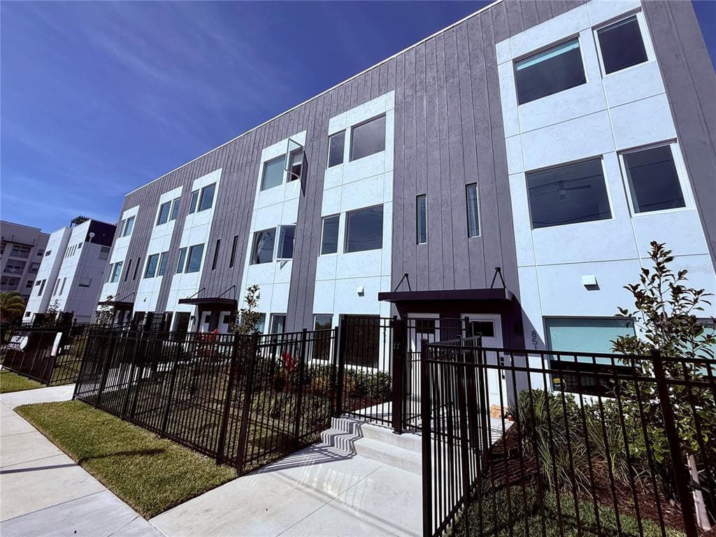 853 6TH AVENUE S ST PETERSBURG, FL 33701