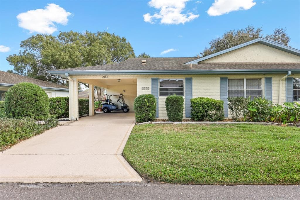 2003 HADRIAN COURT SUN CITY CENTER, FL 33573