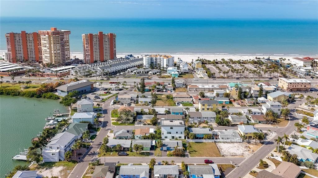 18012 4TH STREET E REDINGTON SHORES, FL 33708