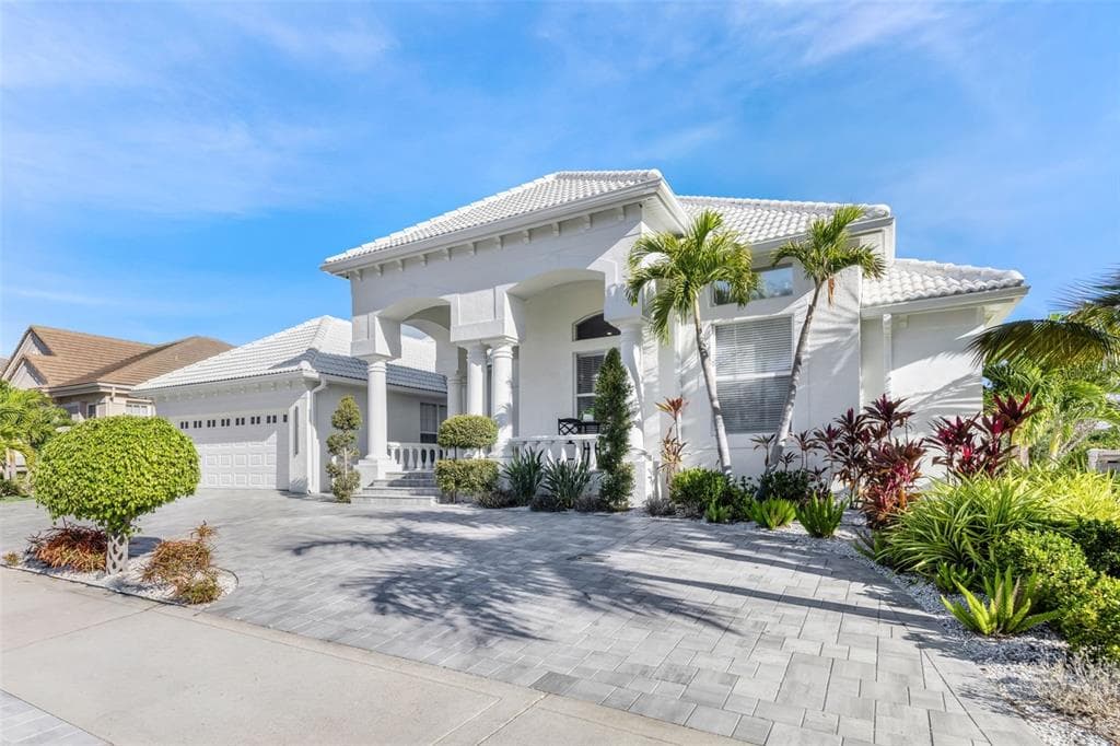1307 ALHAMBRA DRIVE APOLLO BEACH, FL 33572