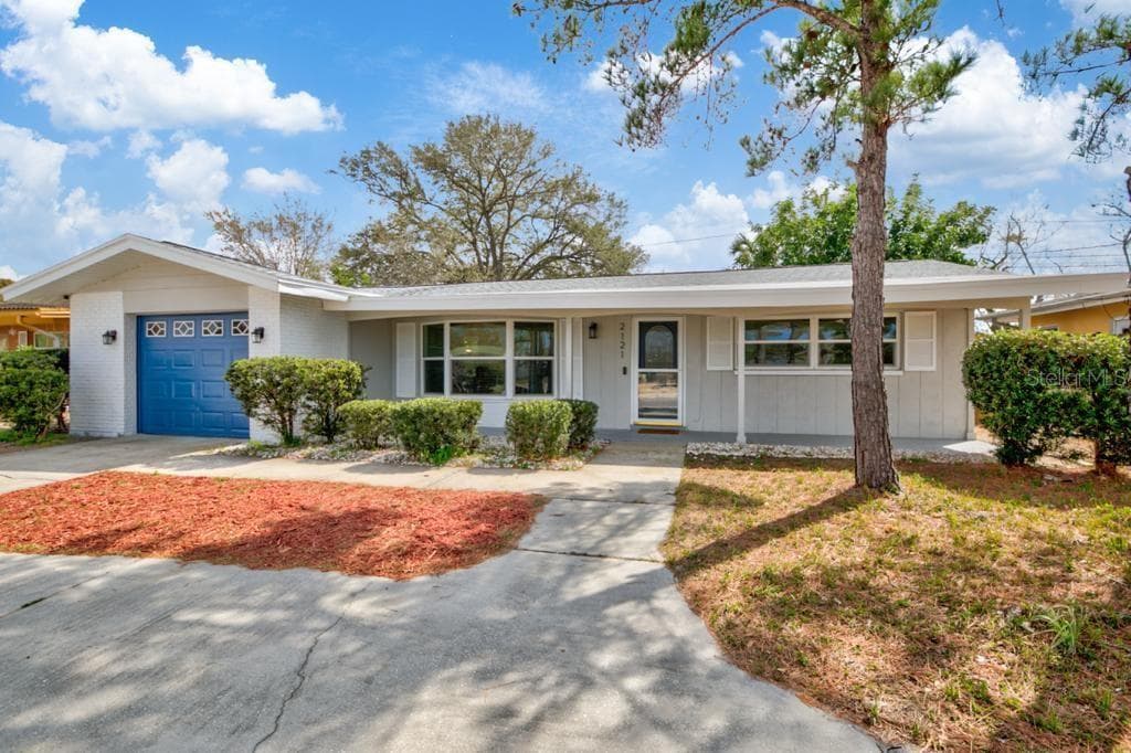 2121 GREENBRIAR BOULEVARD CLEARWATER, FL 33763