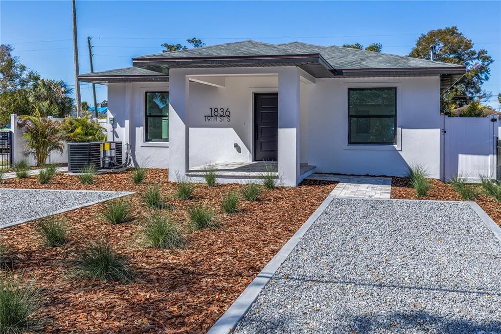 1834/1836 19TH STREET S ST PETERSBURG, FL 33712