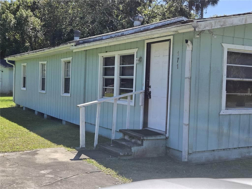 171 N PUTNAM GROVE ROAD OAK HILL, FL 32759