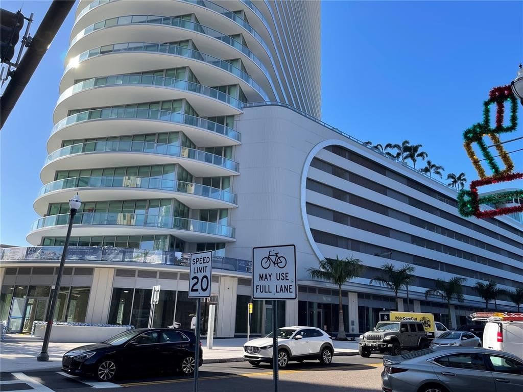 400 CENTRAL AVE UNIT 606