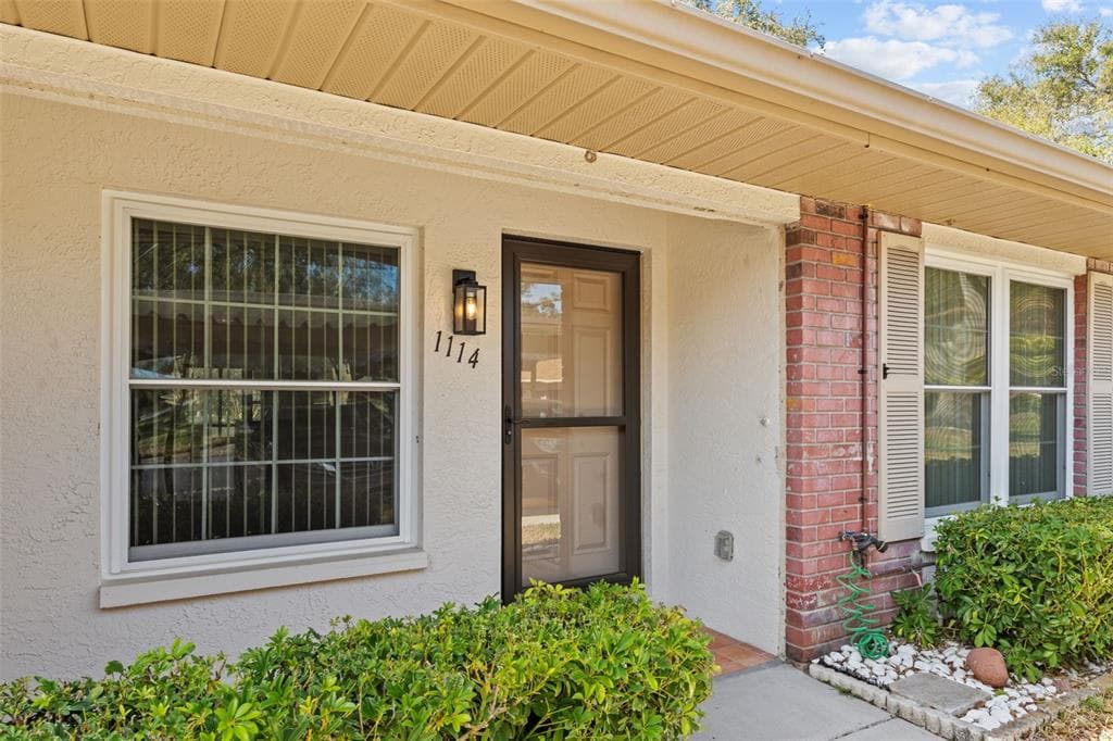1114 CASTLEMAY CIRCLE DUNEDIN, FL 34698