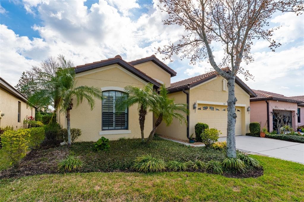 304 SILVER FALLS DRIVE APOLLO BEACH, FL 33572