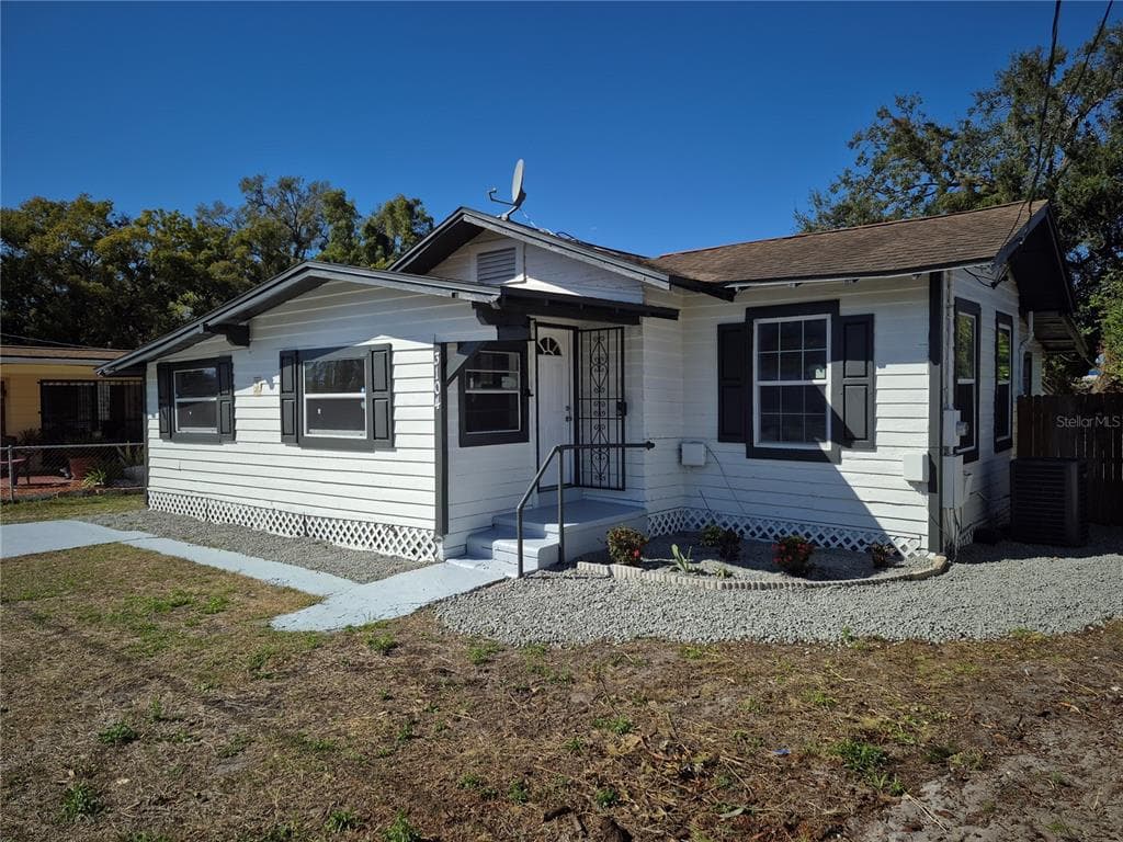 3104 E ELLICOTT STREET TAMPA, FL 33610