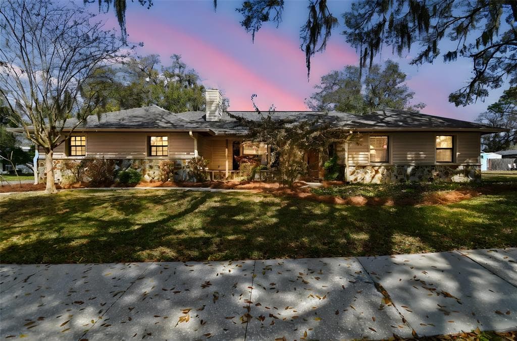 1509 TEAKWOOD DRIVE