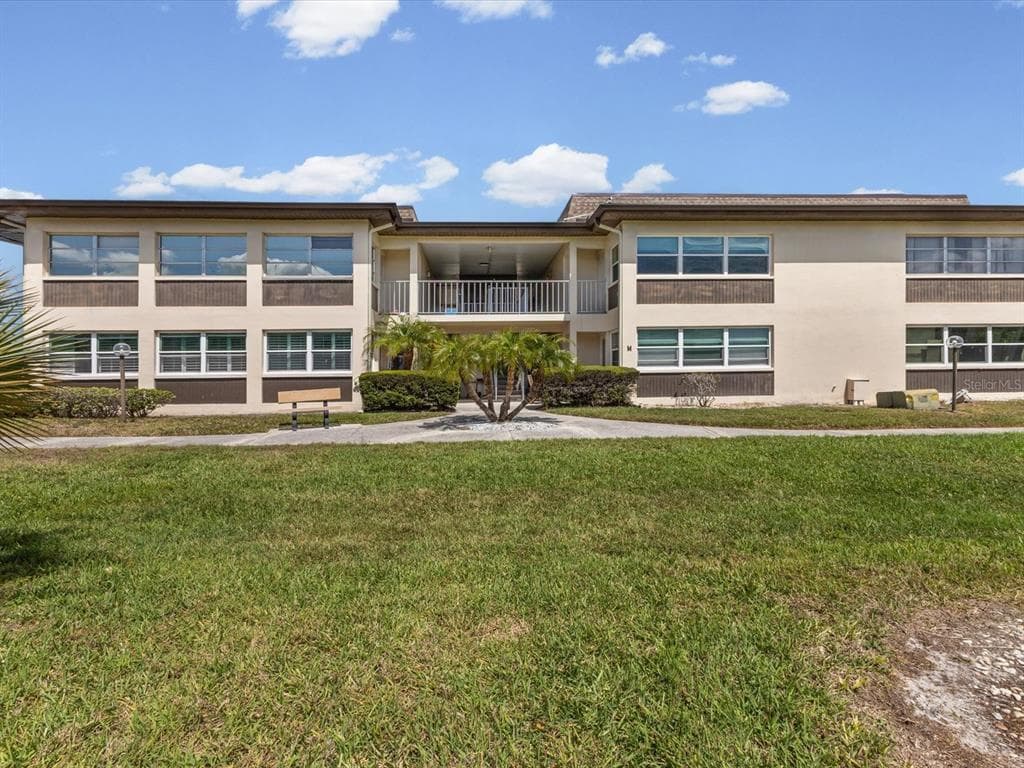 4712 MARINE PARKWAY UNIT 206 NEW PORT RICHEY, FL 34652