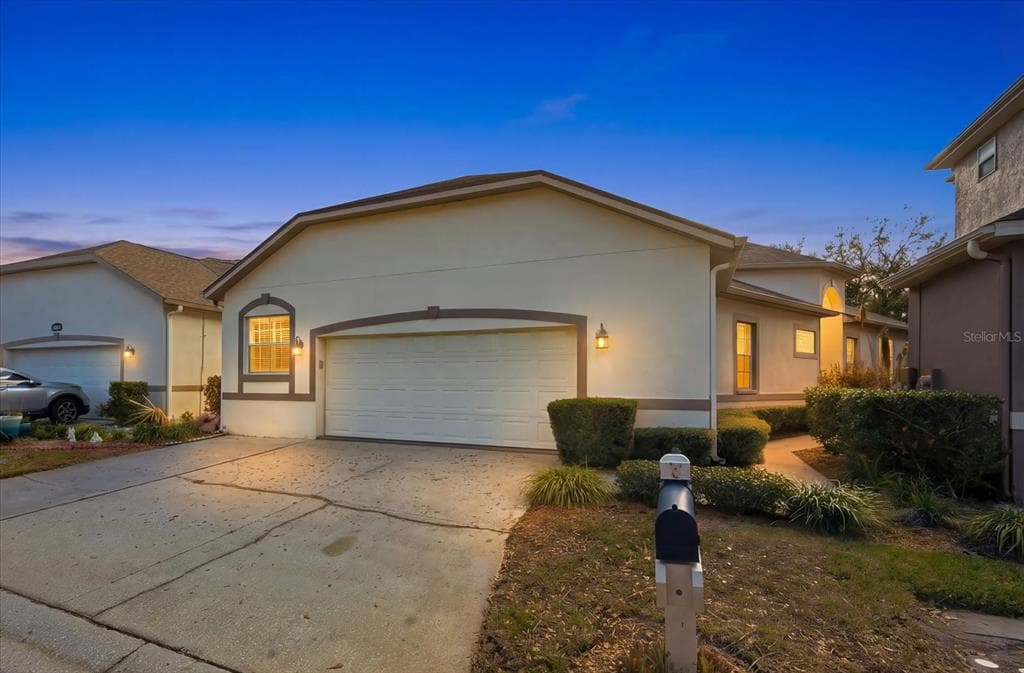 5202 FAIRWAY ONE DRIVE VALRICO, FL 33596