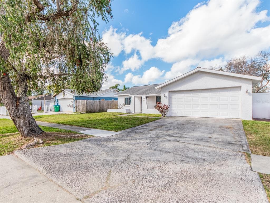 12410 CUMBERLAND DRIVE LARGO, FL 33773