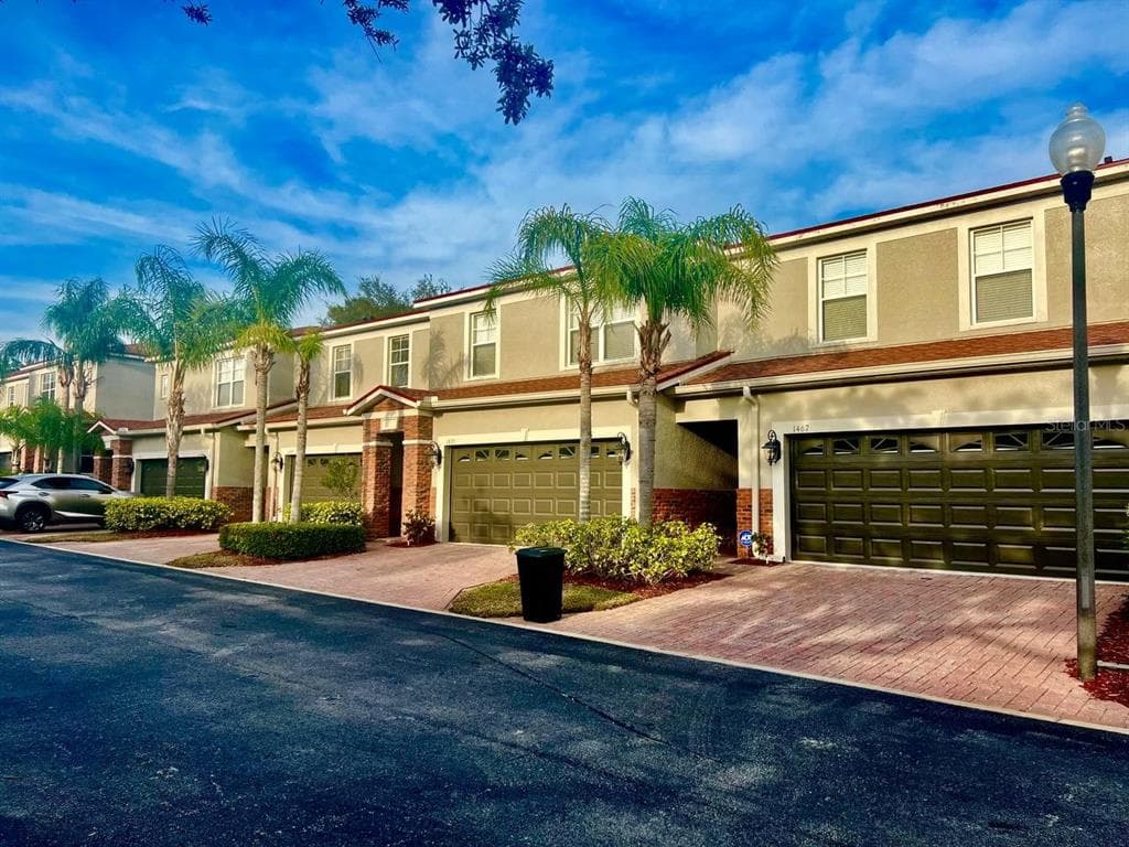 1483 HILLVIEW LANE TARPON SPRINGS, FL 34689