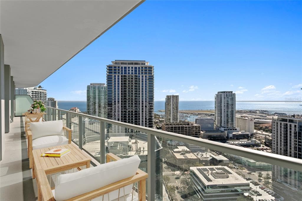 400 CENTRAL AVENUE UNIT 2806