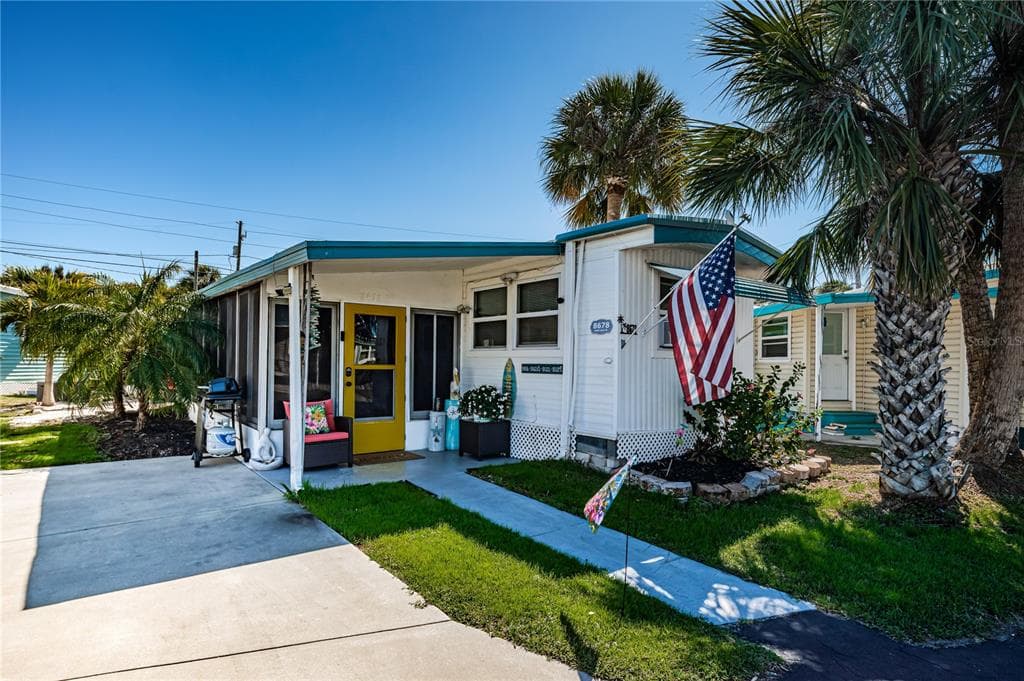 8678 44TH AVENUE N UNIT 62