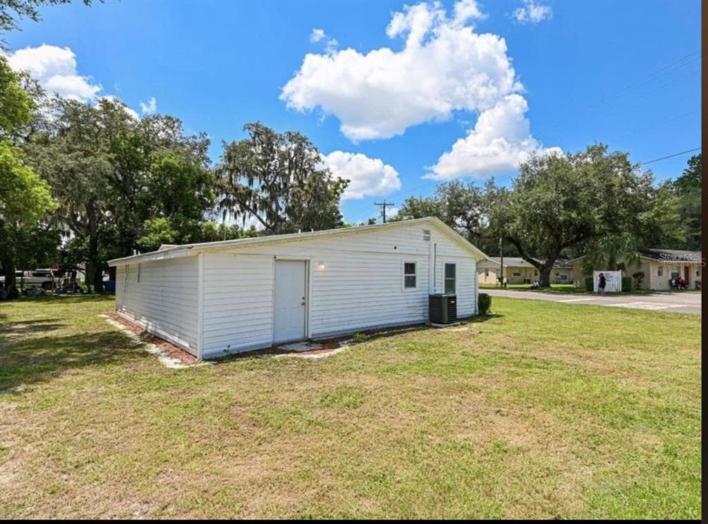 5620 1ST STREET UNIT REAR ZEPHYRHILLS, FL 33542