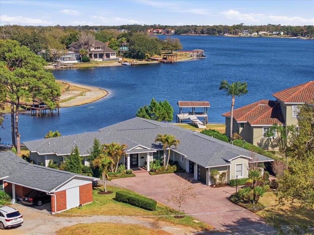 10705 CARROLLWOOD DRIVE TAMPA, FL 33618