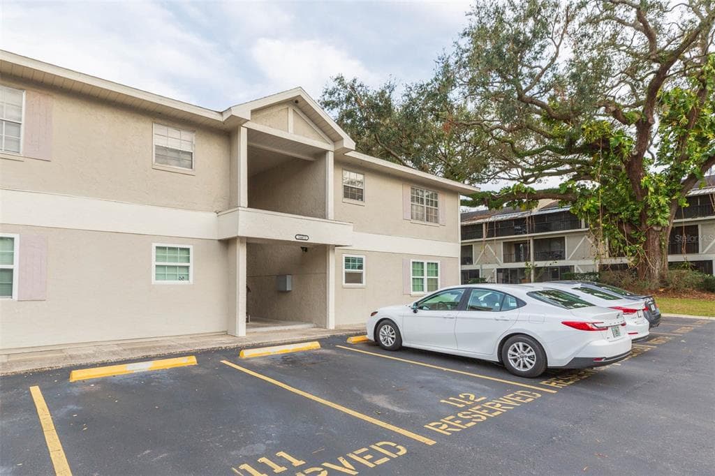 14472 REUTER STRASSE CIR UNIT 408 TAMPA, FL 33613