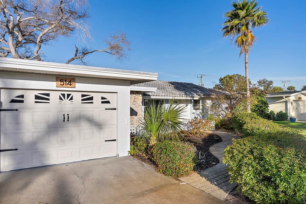 514 HARBOR DRIVE S VENICE, FL 34285