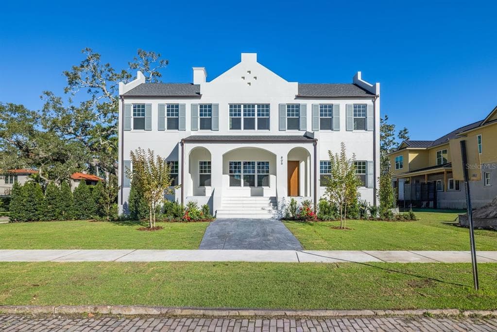 805 17TH AVENUE NE ST PETERSBURG, FL 33704