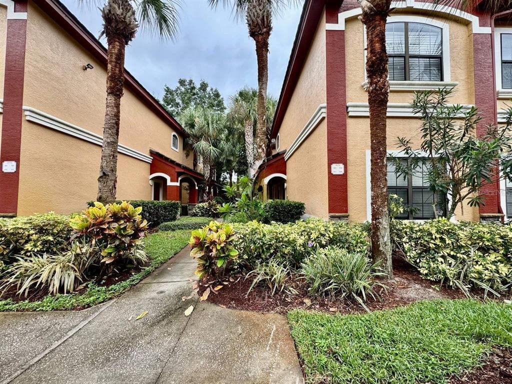 2188 CHIANTI PLACE UNIT 1028 PALM HARBOR, FL 34683