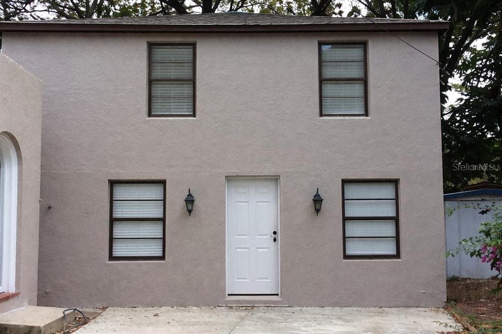 8170 27TH AVENUE N UNIT rear ST PETERSBURG, FL 33710