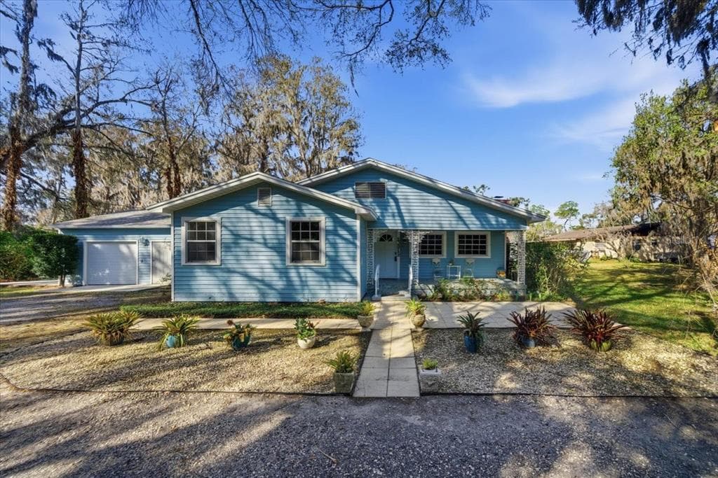 19513 DEER LAKE ROAD LUTZ, FL 33548