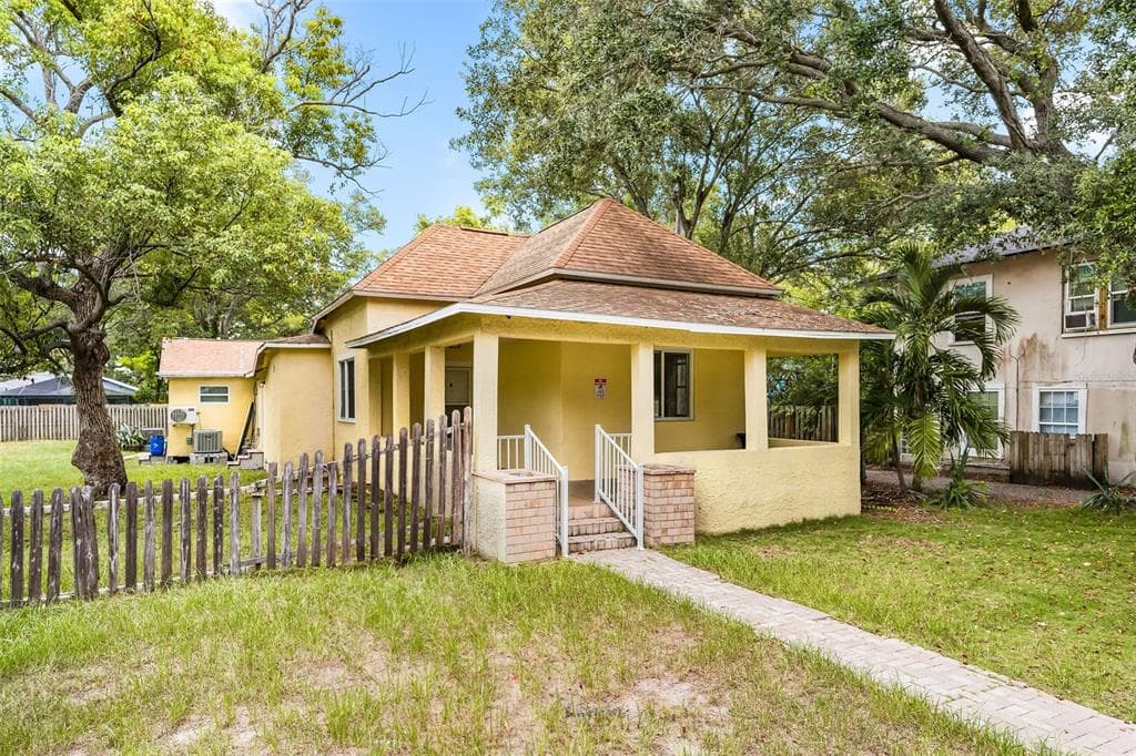 910 JONES STREET UNIT C CLEARWATER, FL 33755