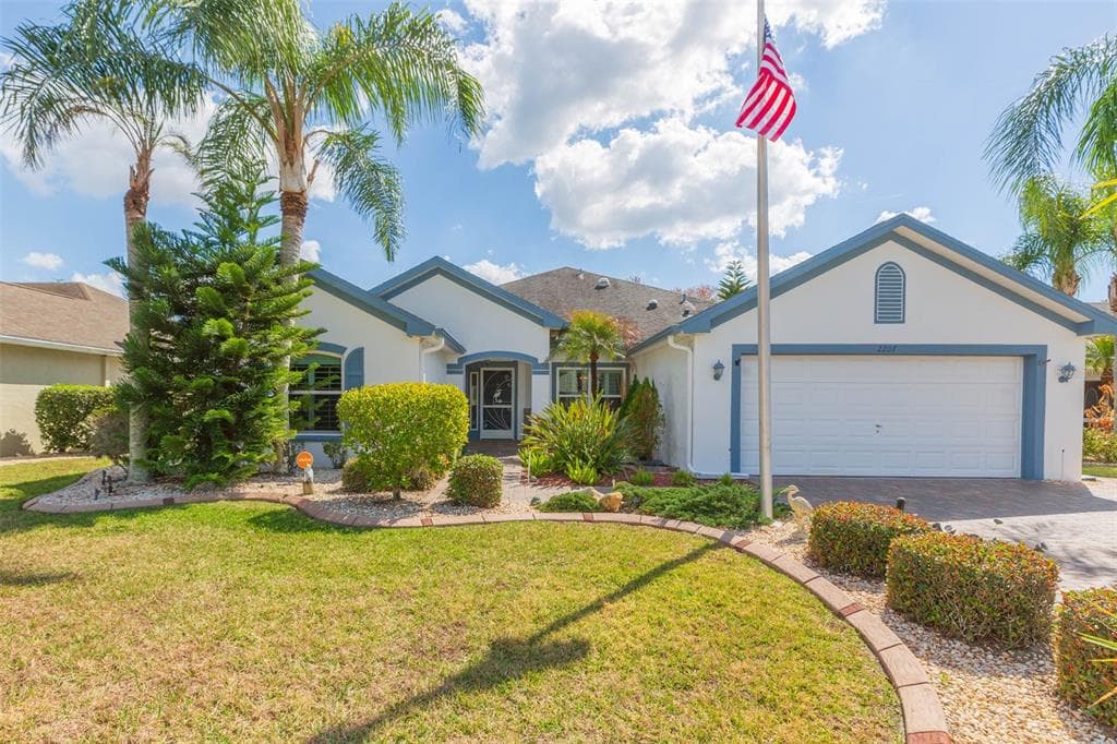 2207 N CREEK COURT SUN CITY CENTER, FL 33573
