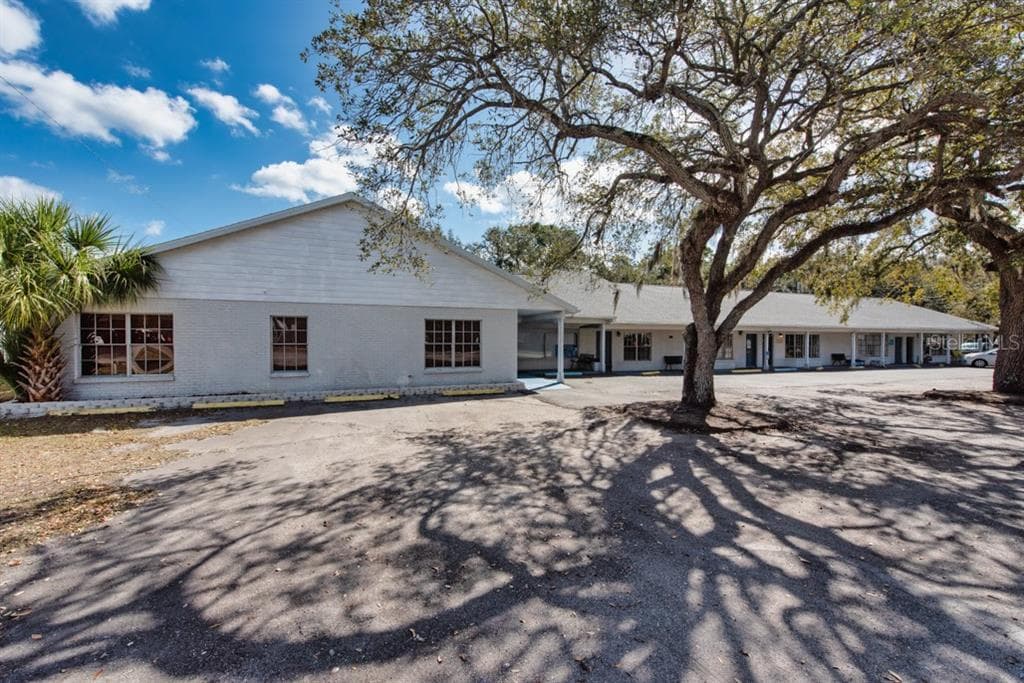 7414 COMMERCE STREET RIVERVIEW, FL 33578