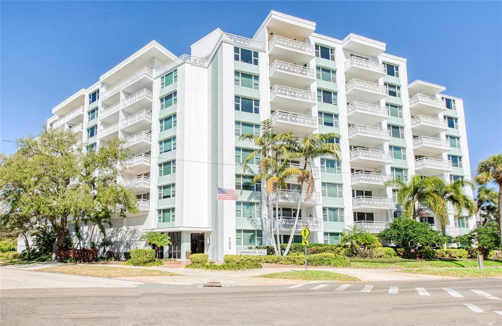 700 BEACH DRIVE NE UNIT 406